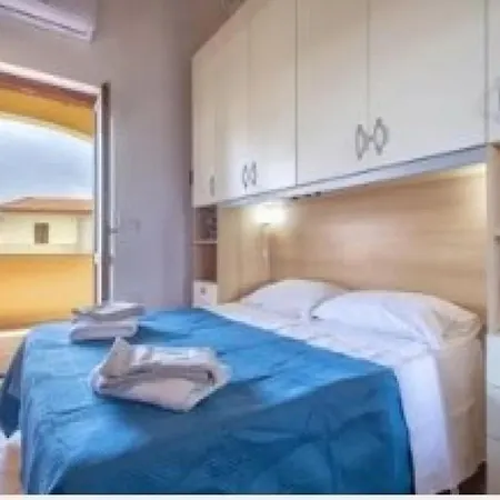 Cozy Flat Just Steps From Baia Delle Mimose