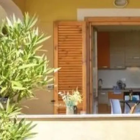Cozy Flat Just Steps From Baia Delle Mimose *